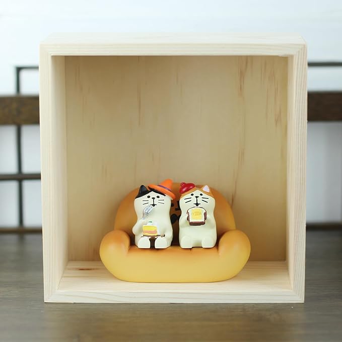 2Pcs Cute Mini Cat Figurine with Bread Sofa Resin Cat Figure for Office Home Decor - Cute Cat Gift for Cat Lovers