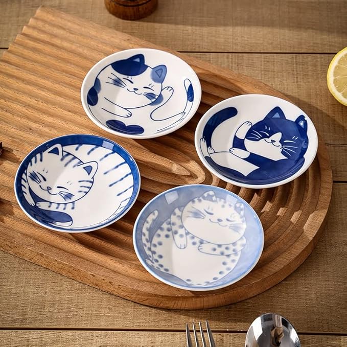 4 Pieces Japanese Sushi Sauce Small Cats Plates Set,Soy Sauce Dish,Mini Round Ceramic Cats Pattern Glazed Plate for Appetizer Plates Dessert Sushi Sauce Small Plate 3.9 x 0.7inch