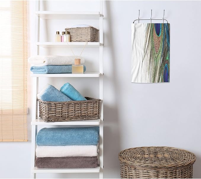 AOYEGO Green Blue Peacock Feather Bath Towel Exotic Peacock Feathers Bird Beach Bath Towels Soft Microfiber Yoga/Golf/Swim/Hair/Face Towels 15x30 Inch