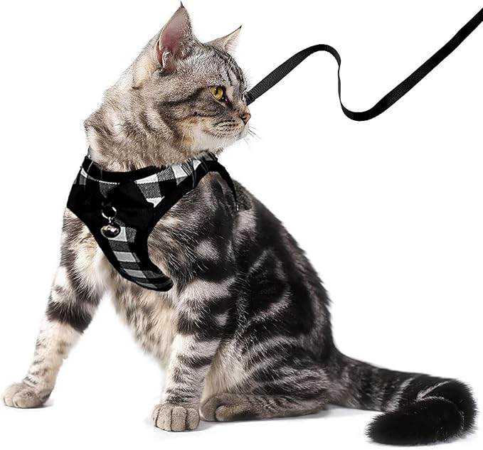 Cat Leashes and Harnesses for Walking,Breathable Soft Kittens Vest for Cats Dogs, Kitten Harness Escape Proof with Bell and Bow-Knot Decoration Christmas(L, Black-White)
