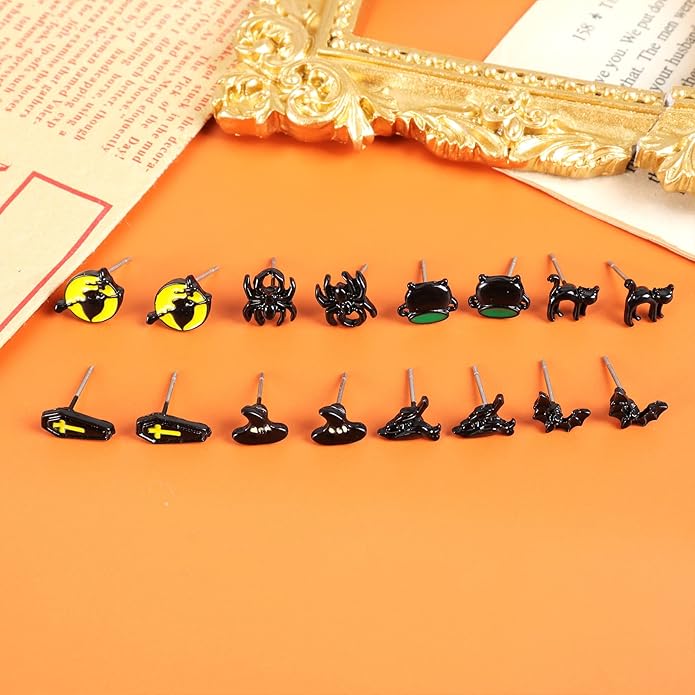 5-26Pairs Halloween Thanksgiving Fall Christmas Theme Earrings Set Holiday Earrings Halloween Stud Earrings Set Spider Pumpkin Ghost Bat Web Skull Drop Earring Holiday Jewelry Gifts