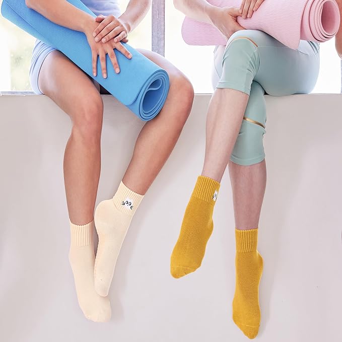 10 Pairs Grip Crew Yoga Socks for Women Non Slip Ankle Length Cotton Elastic Sock Cute Cat Embroidery Pattern Aesthetic Gifts for Women Pilates Dance Ballet Workout Sport