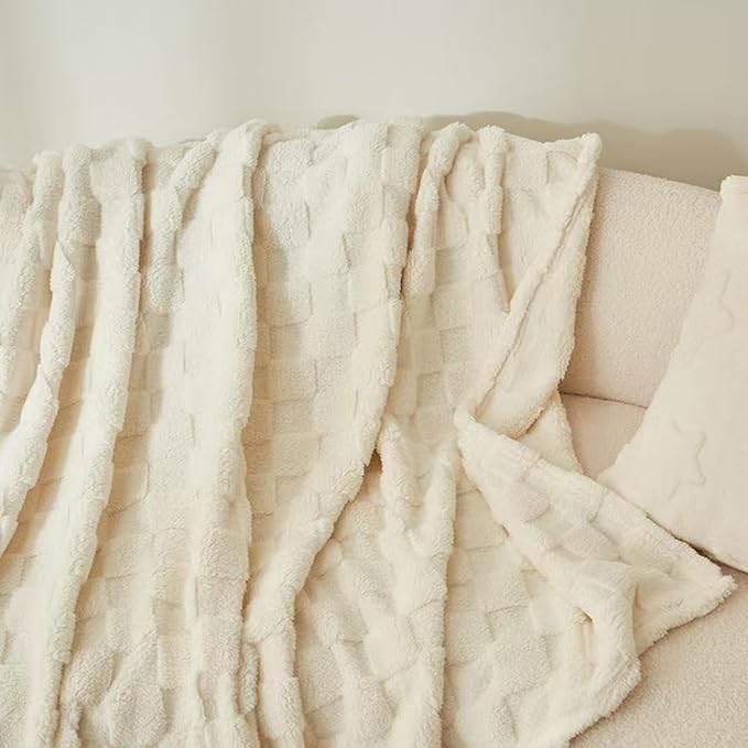 3D Fleece Checkered Blanket, Cozy Soft Warmer Comfort Lightweight for All Season, Fuzzy Aesthetic Room Decor for Couch Sofa Bed, Gifts for Christmas, Birthdays, White