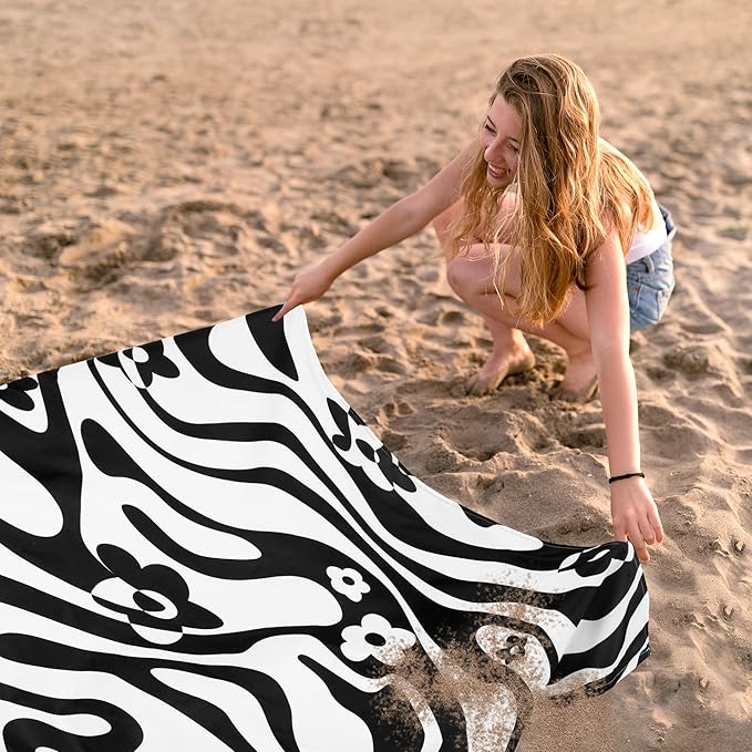 110''×118'' Extra Large Beach Blanket for 6-8 Adults, Waterproof Sandproof Black Picnic Blanket with 4 Stakes, Ployester Lightweight Compact Portable Pocket Travel Mat for Camping, Hiking, Concert